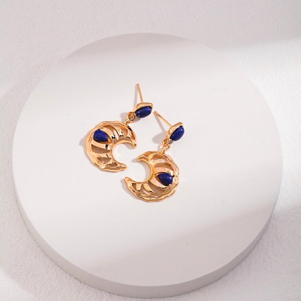 E0914 - Vintage Chic: Pure Silver Lapis Lazuli Crescent Cutout Earrings